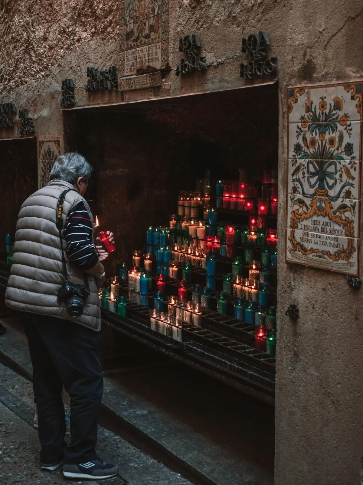 Candele lungo il Cammino dell'Ave Maria