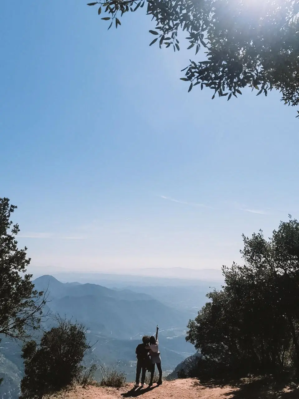 Noi davanti al panorama Monastero di Montserrat