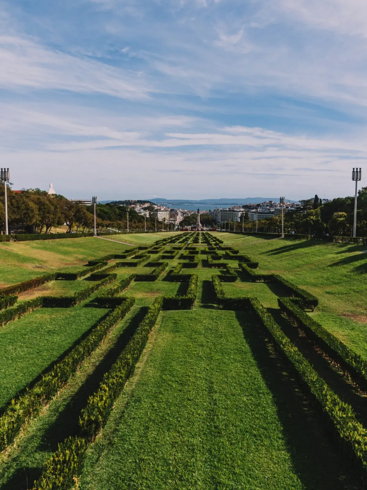 Parque Eduardo VII. grande parco con siepi basse che ricordano un labirinto