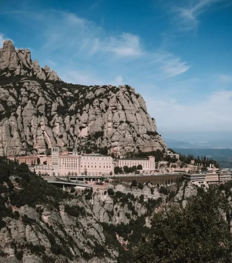Vista panotamica del Monastero di Montserrat