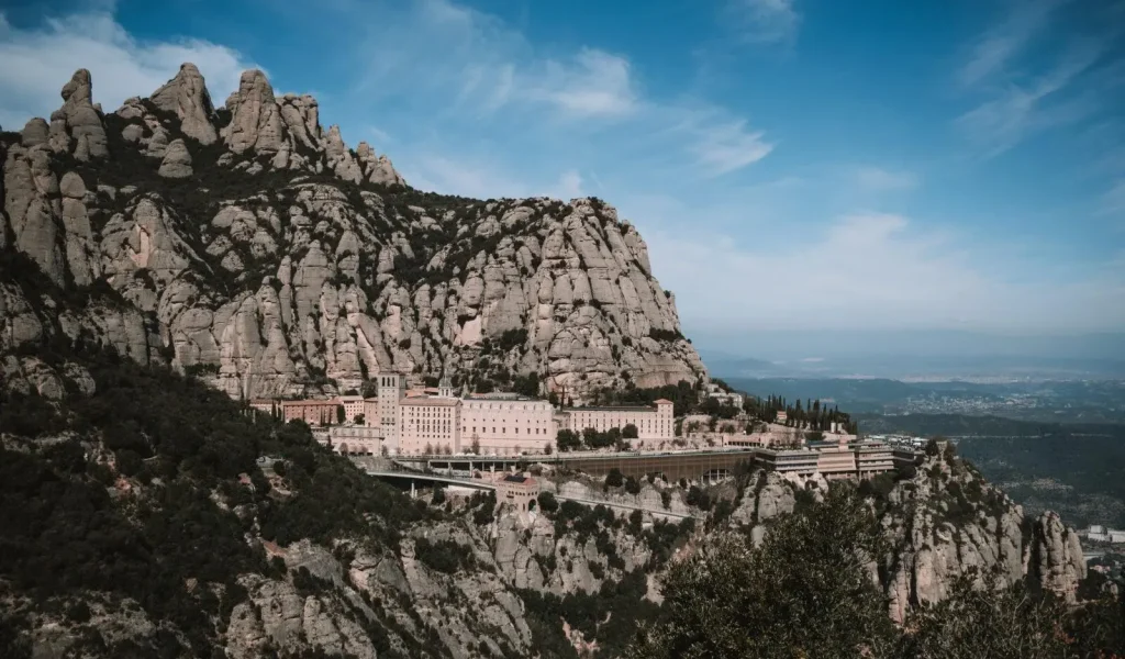 Vista panotamica del Monastero di Montserrat