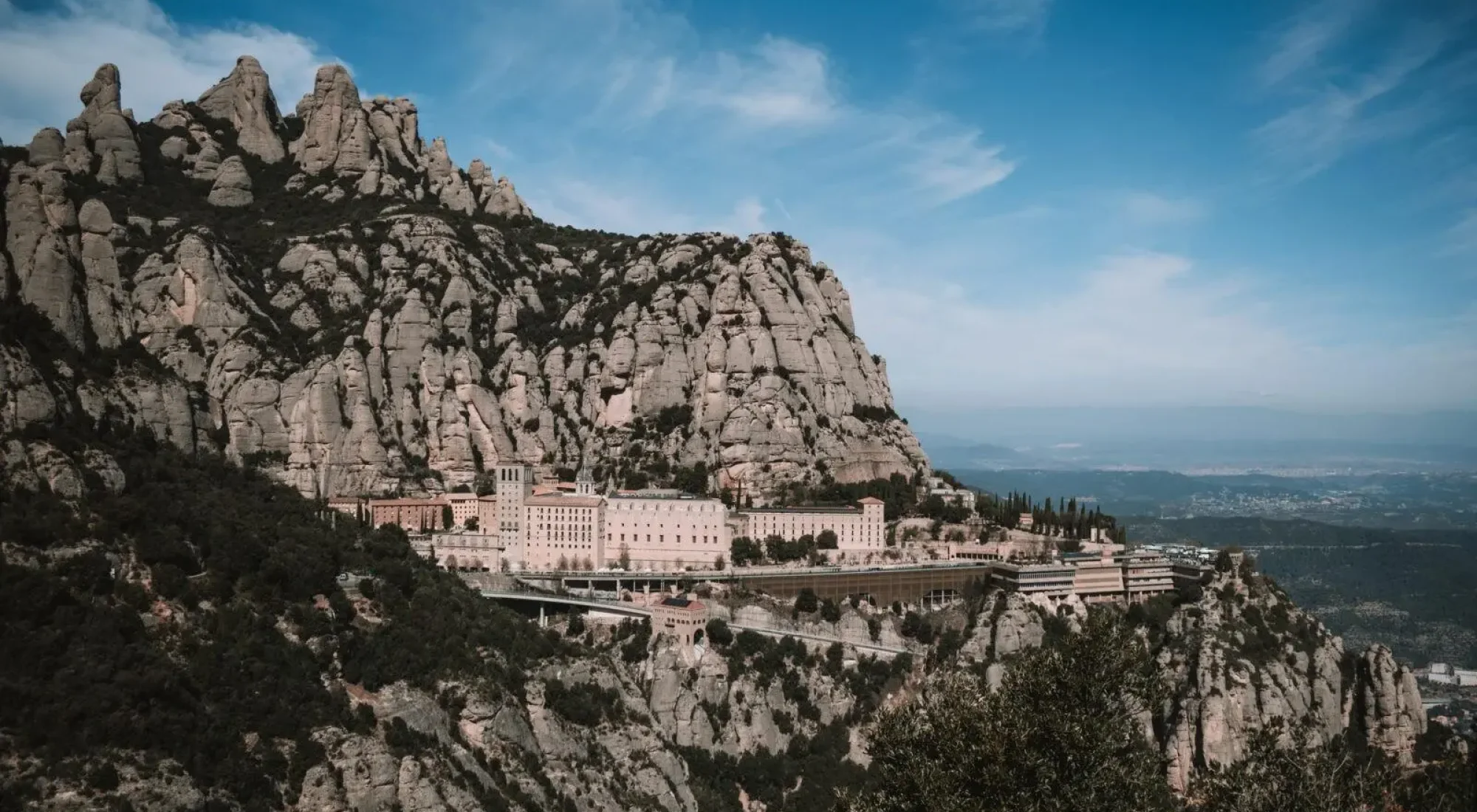 Vista panotamica del Monastero di Montserrat